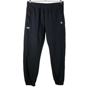 Unisex Umbro - Collegehousut, koko M -  (1)